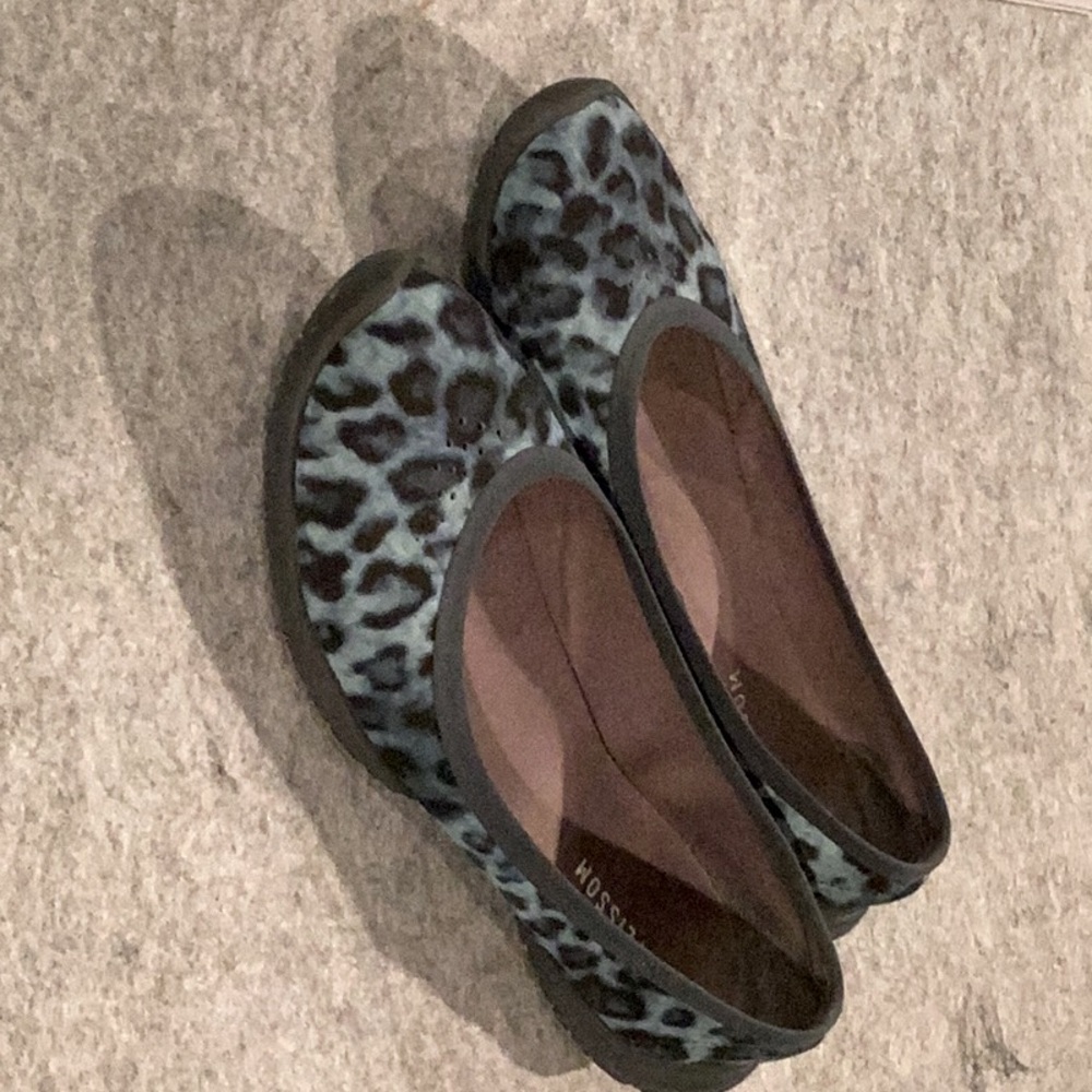 LISSOM Flytes 9 Ballet Flats Blue Leopard Print Navy Soles Slip On Comfort